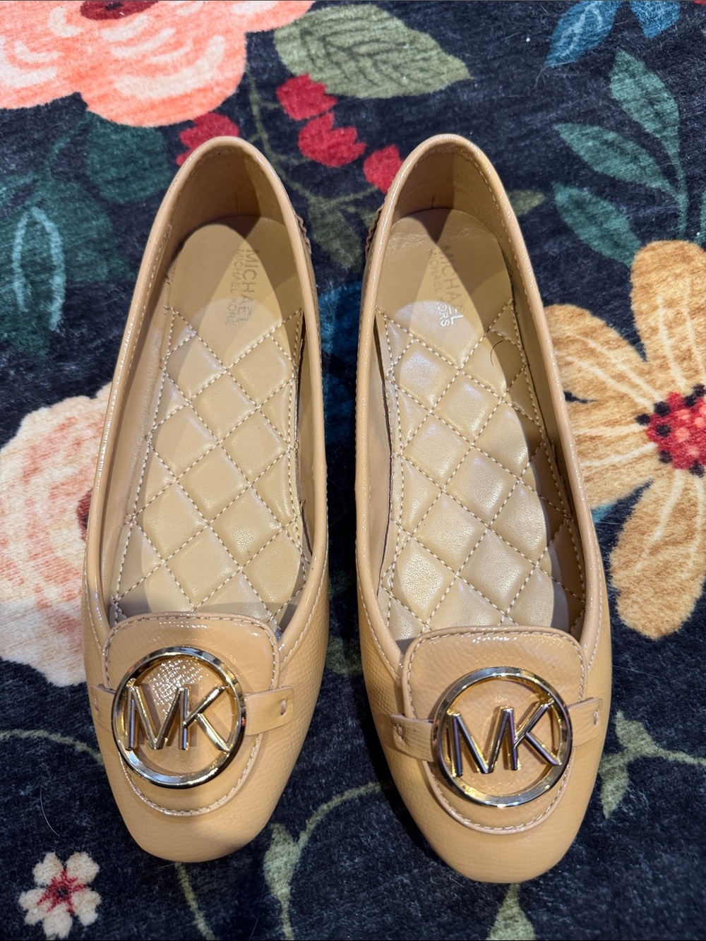 Michael Kors Women's Beige Quilted Insole Loafers with Gold MK Emblem